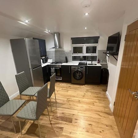 2 Bedroom Apartment In Hampdenrd London Kültér fotó