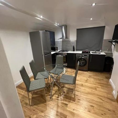 2 Bedroom Apartment In Hampdenrd London Kültér fotó